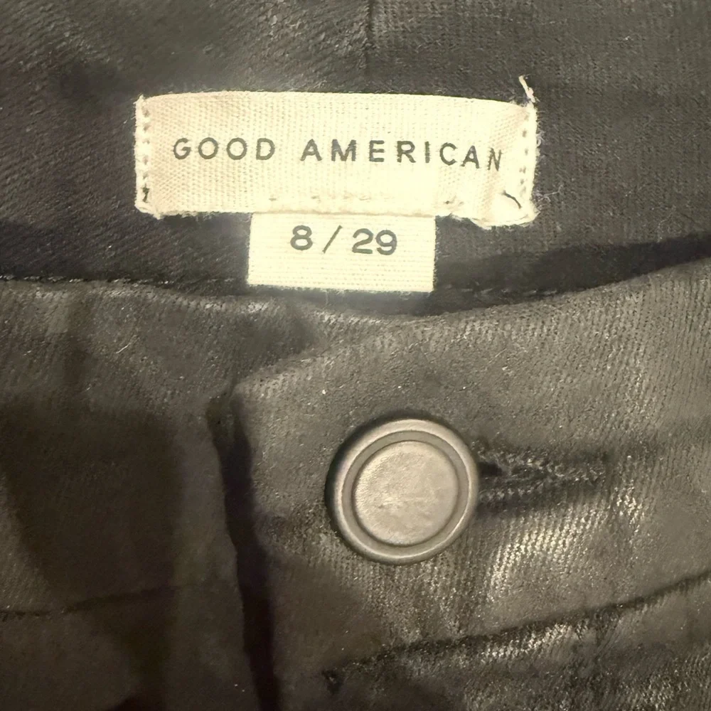 NWOT GOOD AMERICAN WOMENS 8/29 SHINY BLACK SHIStraight-Leg Jeans